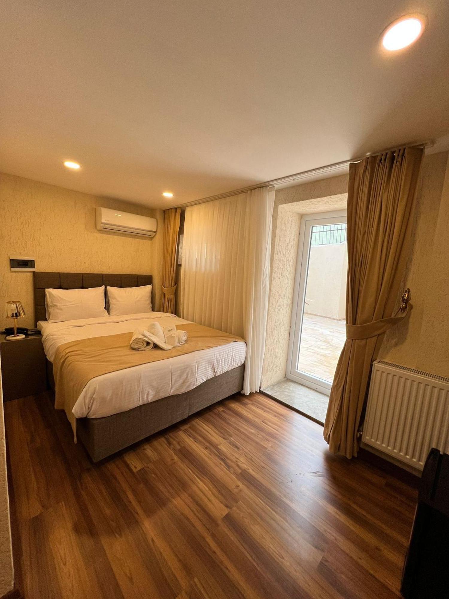 Taksim Nacre 360 Suit Istanbul Exterior photo