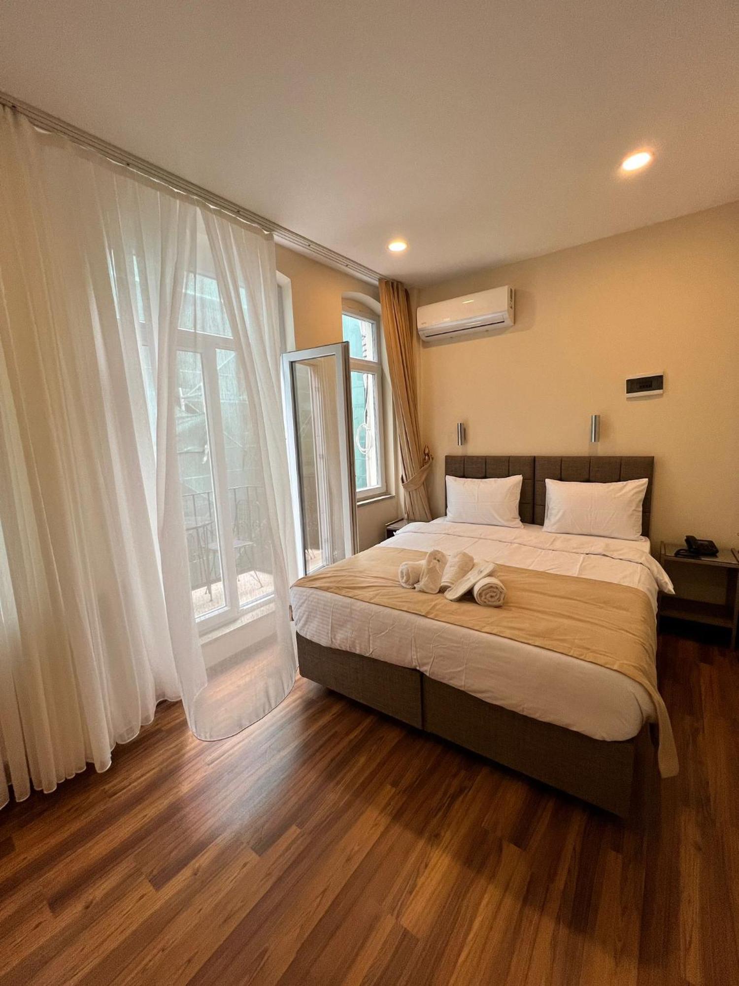 Taksim Nacre 360 Suit Istanbul Exterior photo
