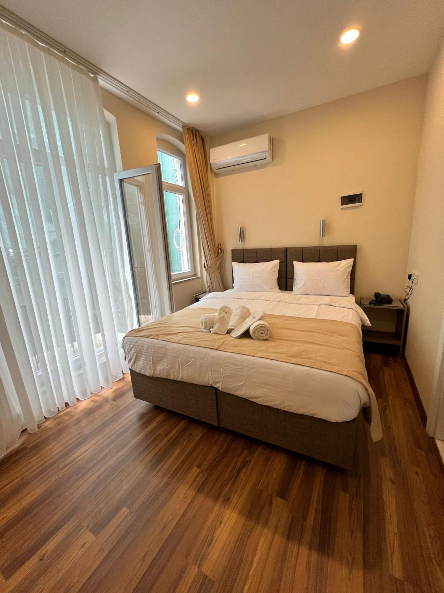 Taksim Nacre 360 Suit Istanbul Exterior photo